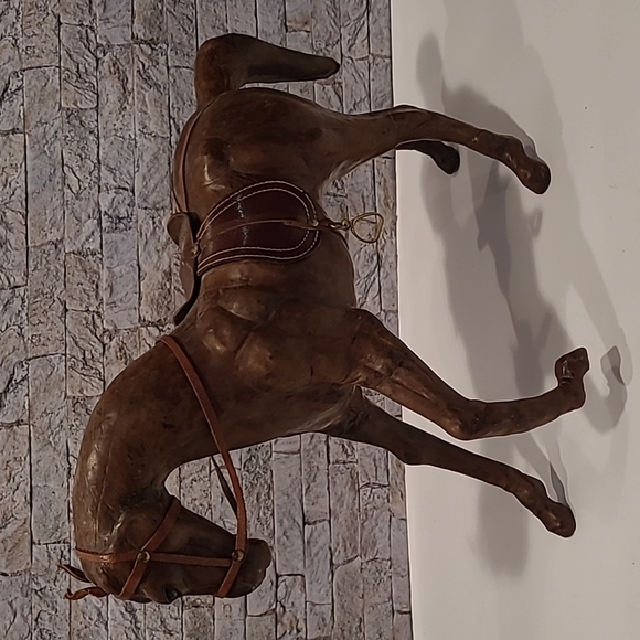 Vintage Hand Sculpted Leather Horse - Picture 4 of 12